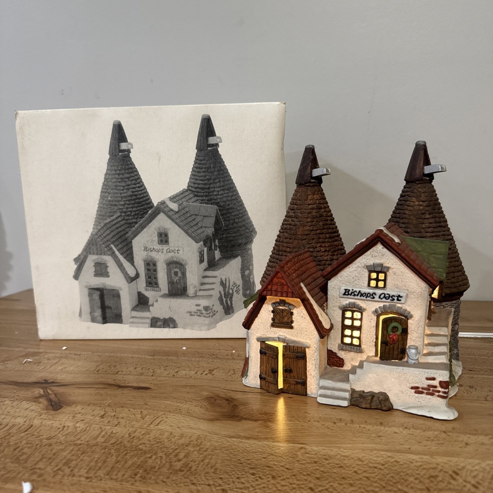 Department 56 Bishops Oast House Dickens' Village Series #5567-0 Lighted